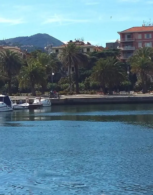 Downtown Srl - Waterfront Cinque Terre Apartment La Spezia 0*,  Italy